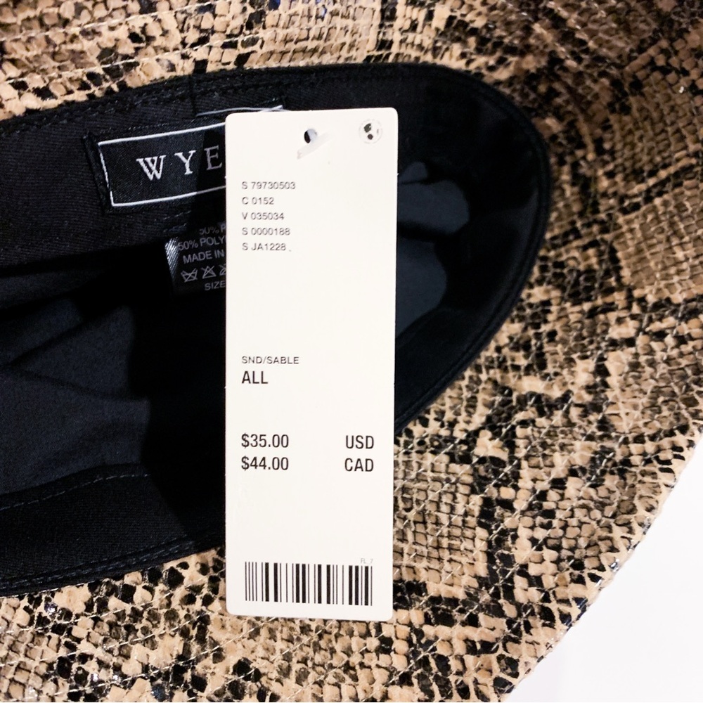 NWT Urban Outfitters Jade Snake Bucket Hat - Picture 10 of 10